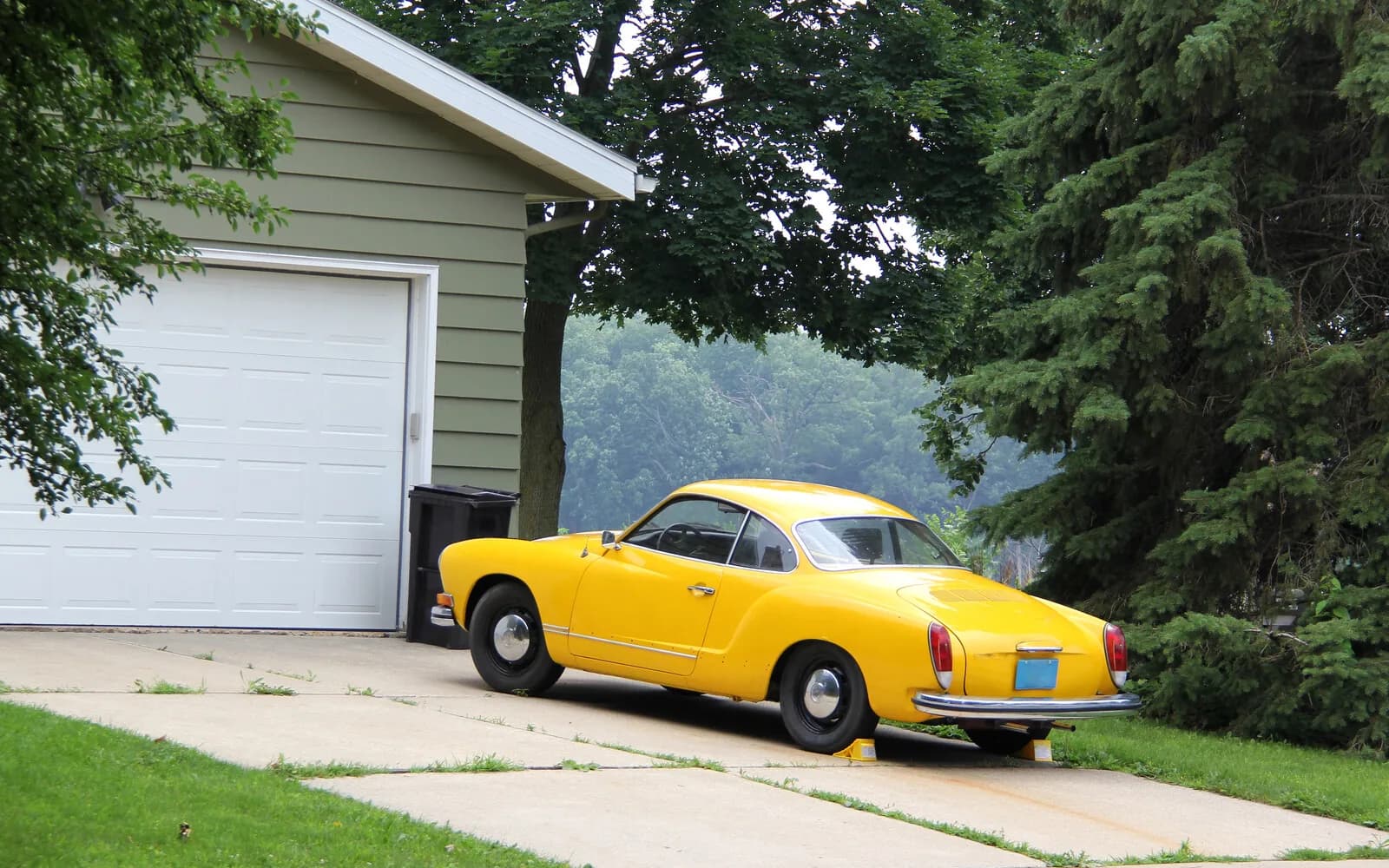 Too Many Junk Cars on One Property: NY Code-Violation Risk Too Many Junk Cars on One Property: NY Code-Violation Risk